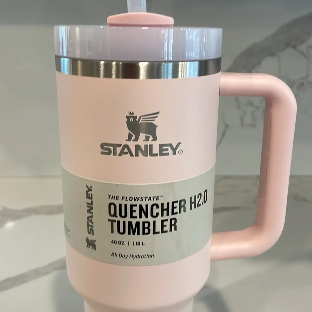 Stanley - BLOOM (light pink) - 40 oz. Flowstate Quencher H2.0 Tumbler - NWT!